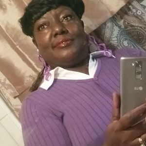 Meet your Posher, Gloria